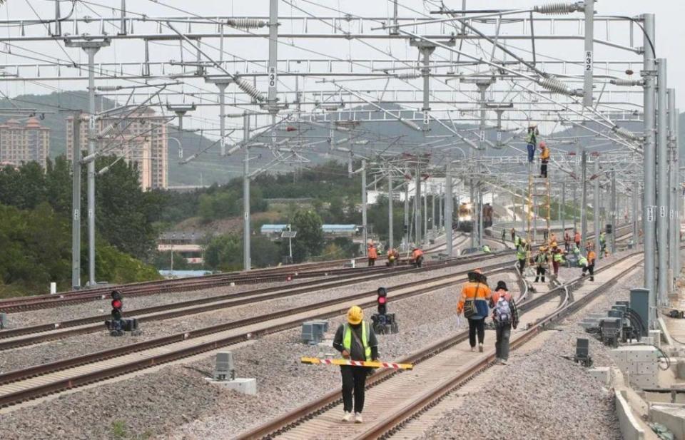 潍烟高铁引入青烟直通线改造施工顺利收官,青岛至烟台站恢复列车通行