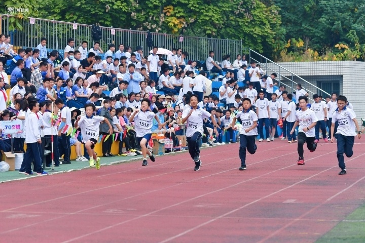 杭州江城中学校运会开幕式上,手语姐姐毛董莱说了啥