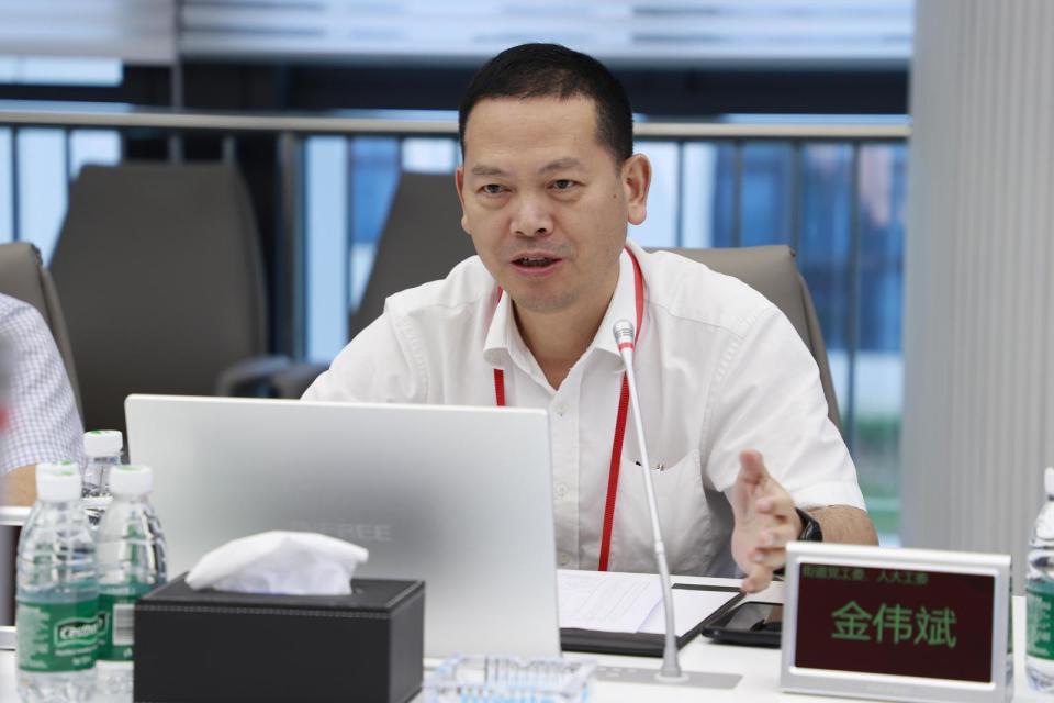 深圳市人大代表新能源产业发展联系点驻点人大代表开展调研