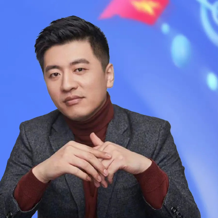 张雪峰直播间迎来美女学霸,主动曝光老爸是银行行长,笑不活了_腾讯