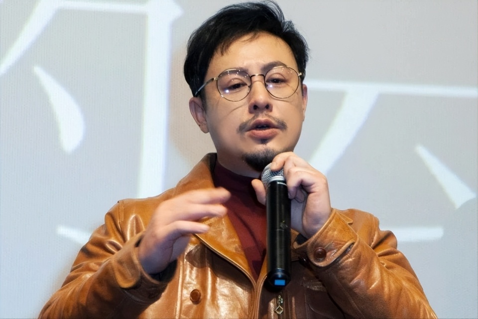 黄磊接受采访坦言无戏可拍_腾讯新闻