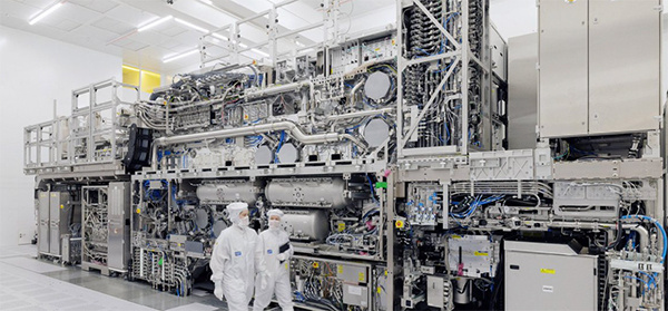 �й��뵼����м��巢�� ��ȫ��֮�����Լ��İ�˹��