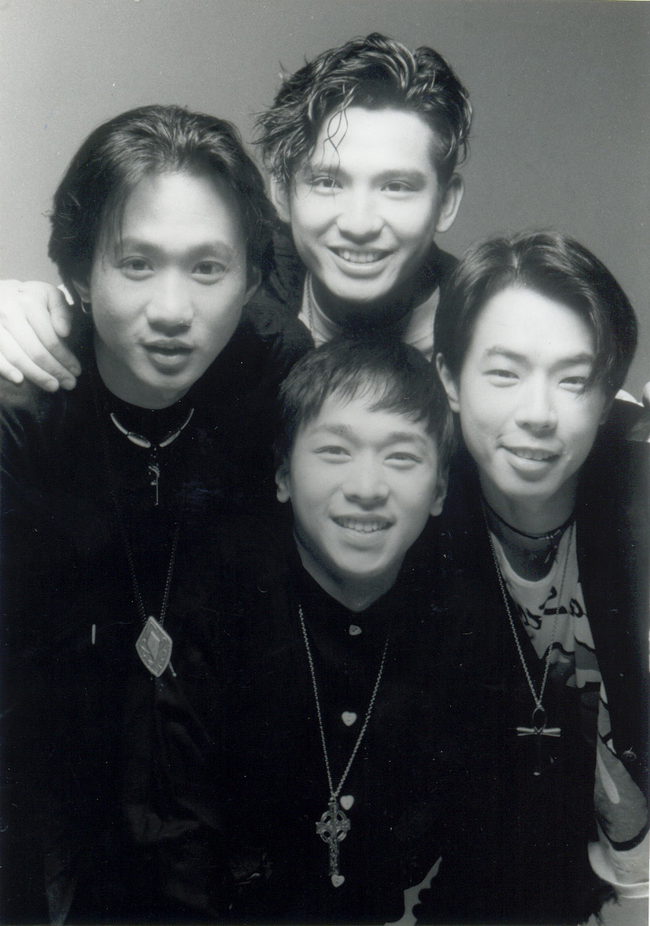 beyond扬名前,音乐人梁翘柏曾与黄家驹一起担任保险推销员,2008年他