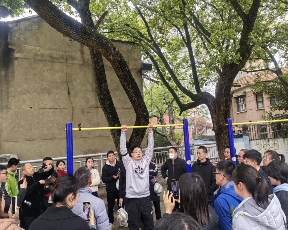 初中体育学科暨杨超体育名师工作室"体育中考"研讨活动在梅花中学召开
