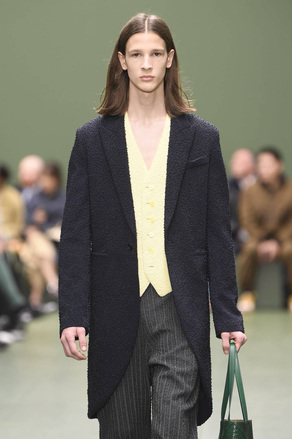 巴黎时装周——罗意威品牌时装秀_腾讯新闻