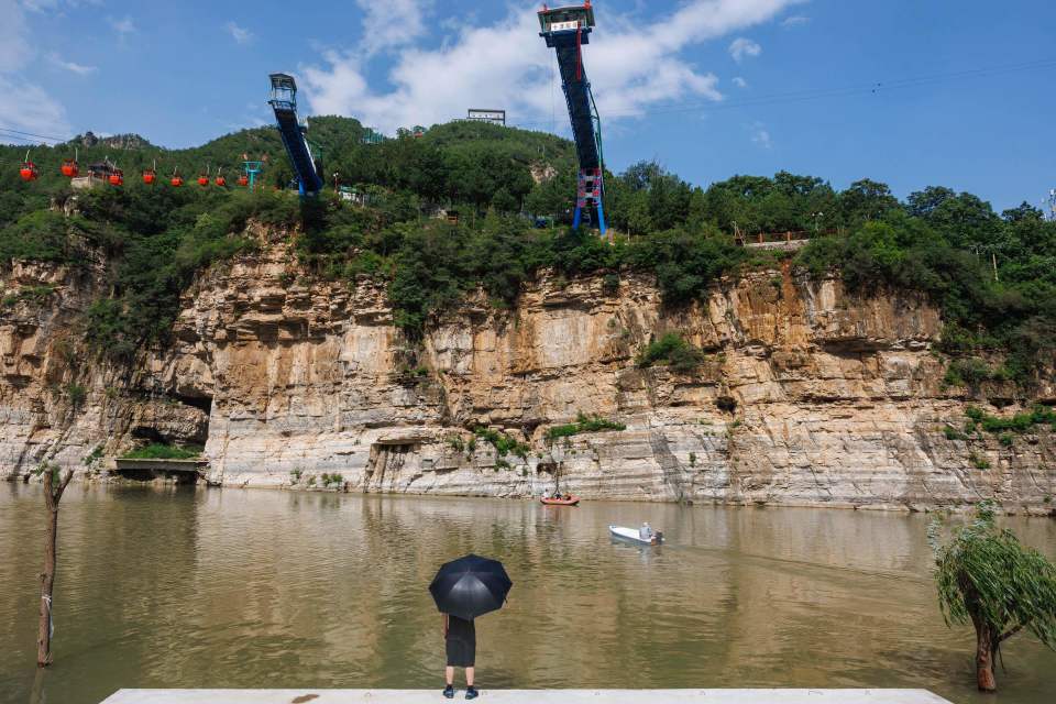 洪水过境一年再访十渡:农家乐开门接旅游团,勇敢者重回蹦极台