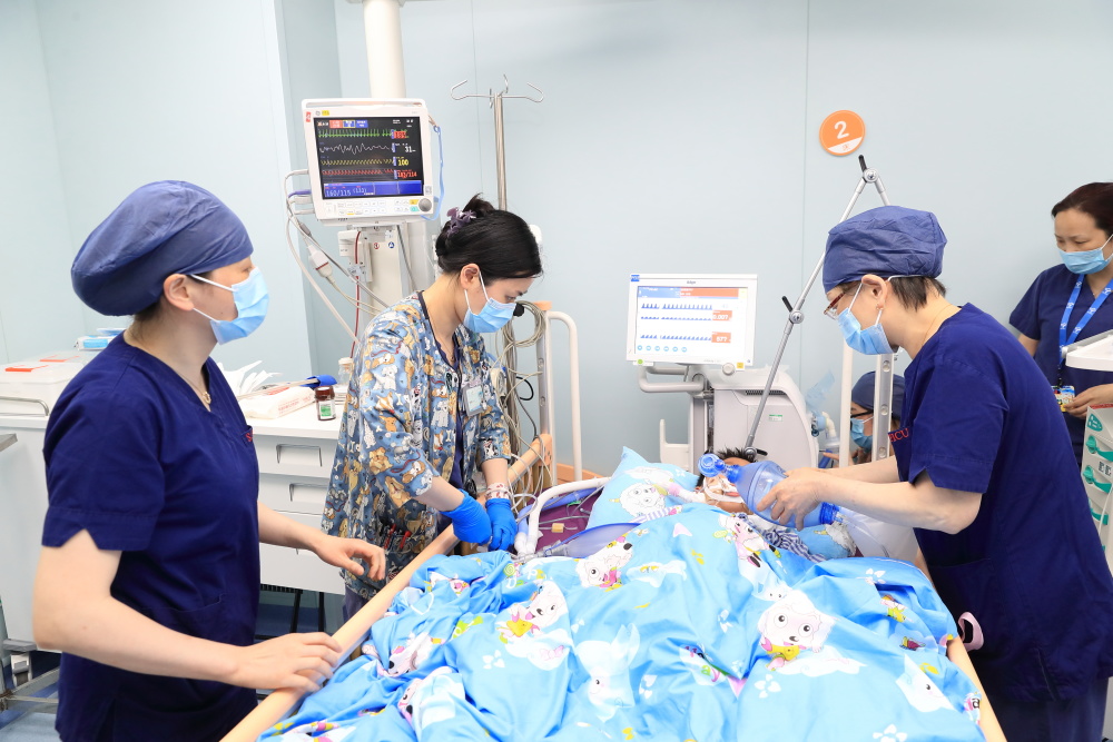 icu可否有陪护上海儿童医学中心探索开设亲子病房上百患儿已闯关