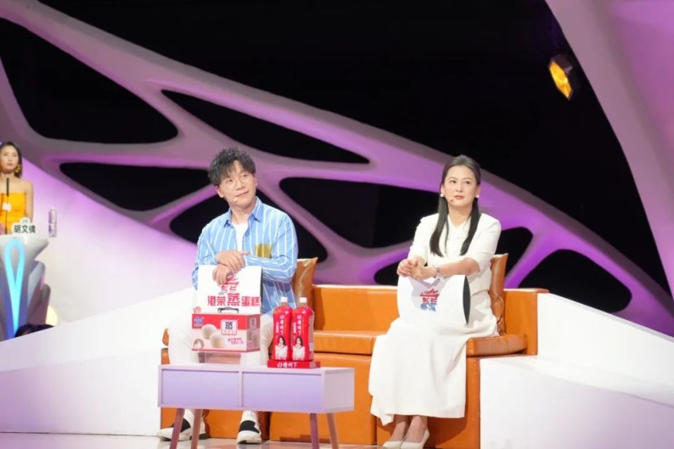 第一位男嘉宾王星杰,来自湖南岳阳,今年32岁.