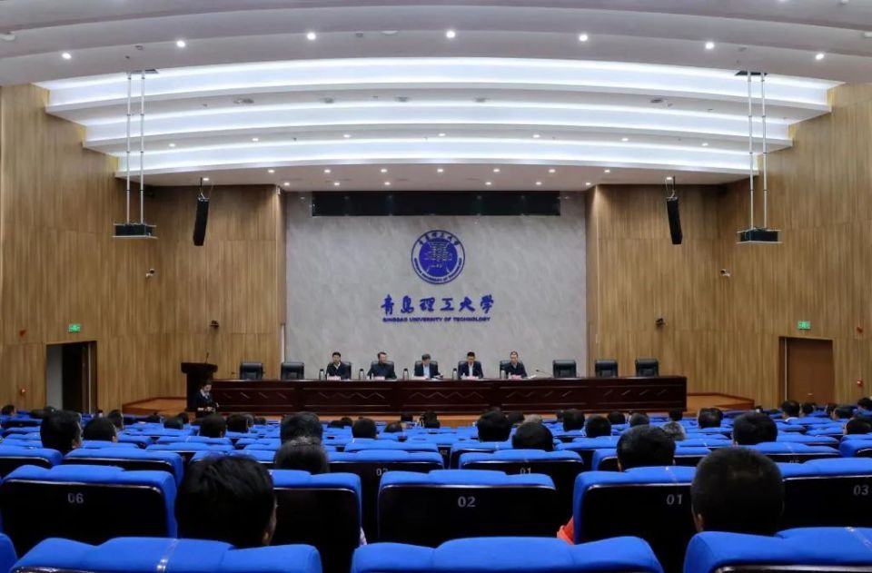 他指出,青岛理工大学具有深厚的办学底蕴和鲜明的学科特色,是山东省