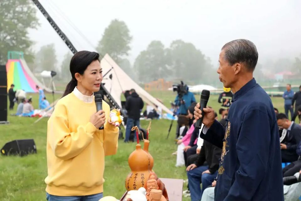 甘肃卫视《乡村新事记》栏目走进崆峒区