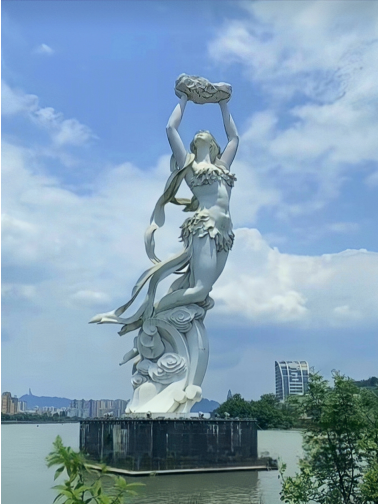雅安市女娲补天雕塑(袁映 供图)从女娲补天的传说开始,相继有不少雅女