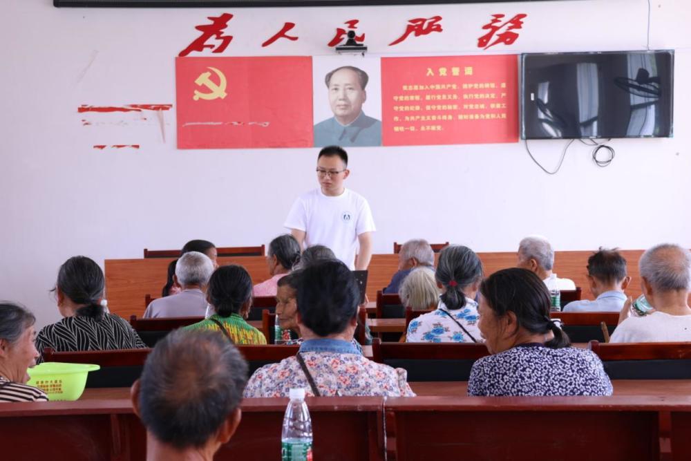 健康科普、义务诊疗，南华医学生入村开展实践活动插图
