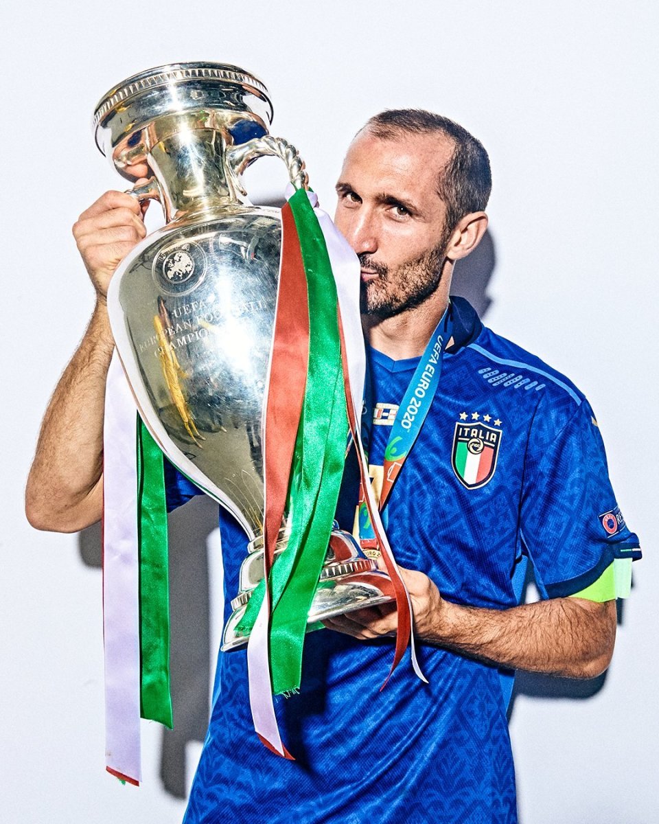 意大利传奇后卫即将挂靴,曾获意甲9连冠 欧洲杯夺魁