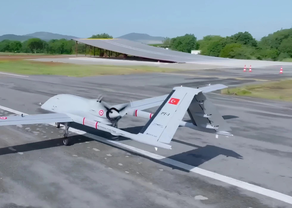土耳其舰载无人机研发进入滑跃测试阶段