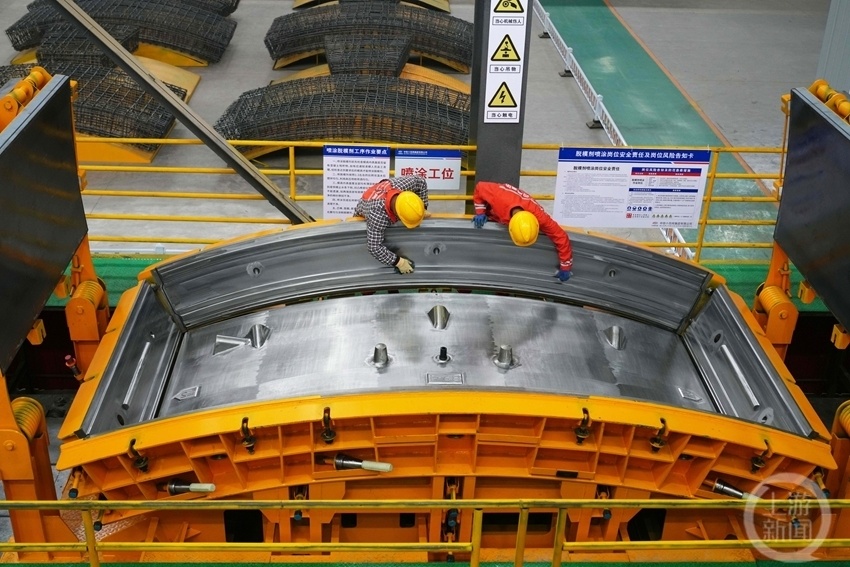 重庆长江隧道盾构管片首环管片正式启动生产_腾讯新闻