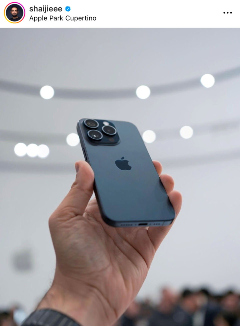 iphone15全系真机上手实拍粉色好看