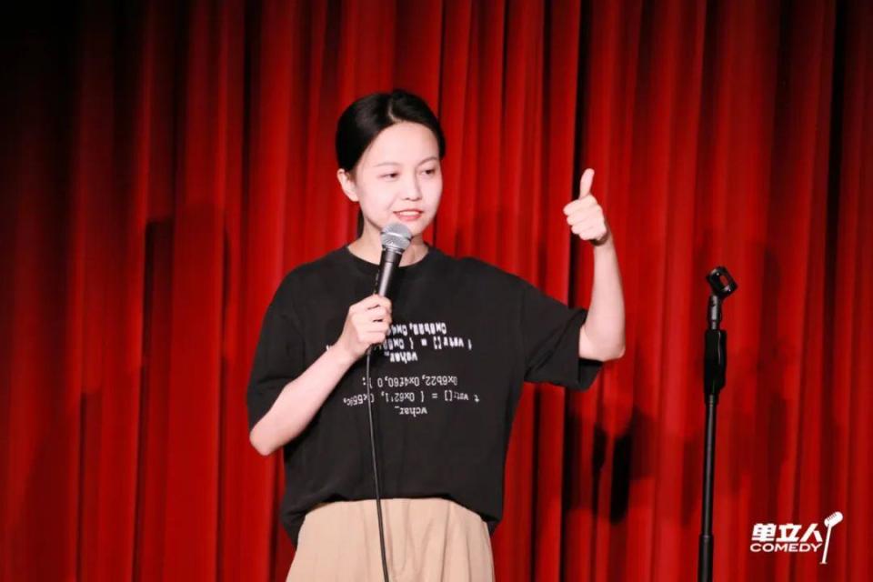 喜剧创作层次的升级，才是单立人喜剧真正的“分水岭” | 黑白文娱专访创始人石老板、Icy_腾讯新闻