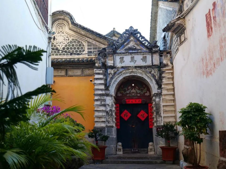 21566董家大院:董家大院位于市坪街,是董澄农先生于1948年所建.