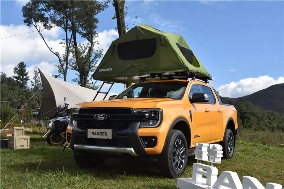 其中,全新一代福特ranger 1st edition首发版和福特f-150猛禽傲雪冰晖