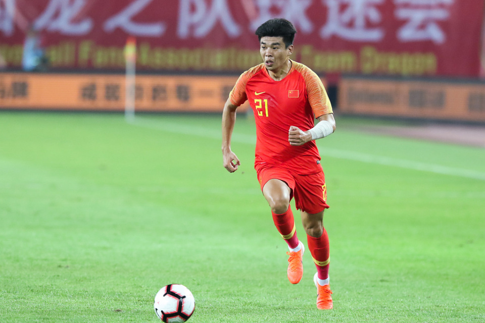 媒体人:在国足热身赛中受伤的李帅已苏醒,还在医院继续接受检查_腾讯