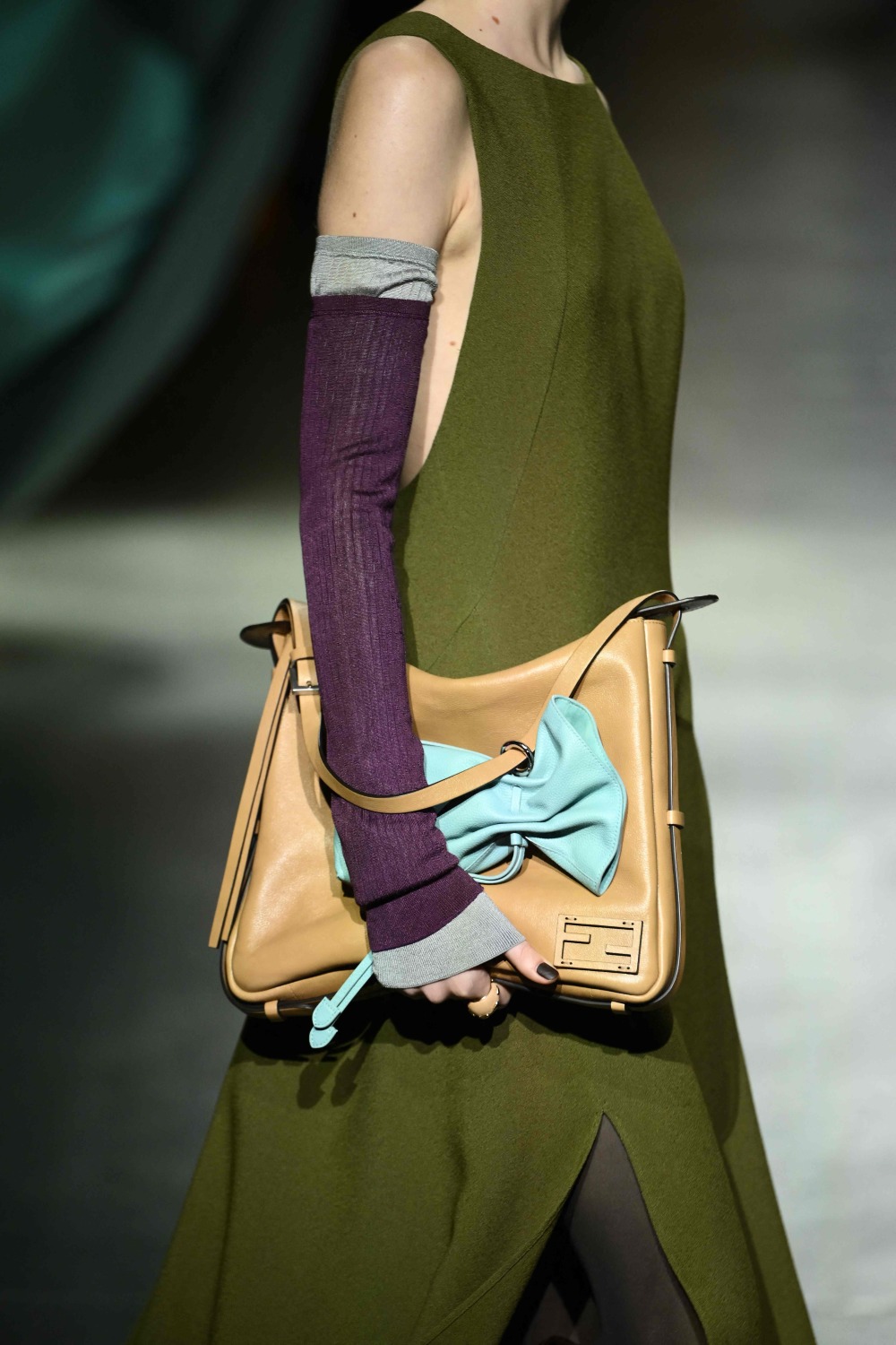 米兰时装周——芬迪品牌时装秀_腾讯新闻