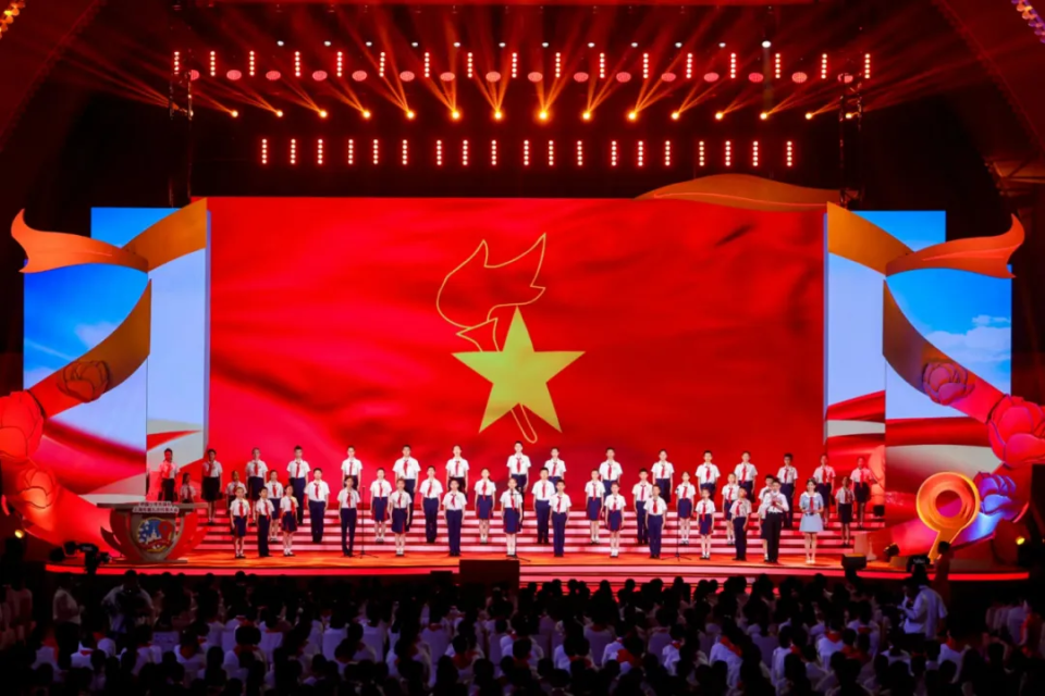 宝山"红领巾"在上海市第九次少代会中获殊荣!