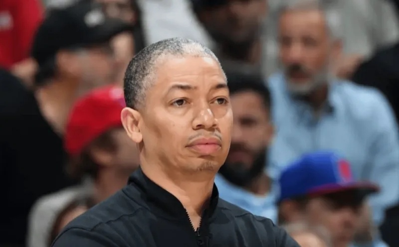 早报|欧文谈和詹姆斯重聚 名宿建议kd回勇士 湖人解雇