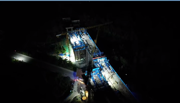 南墩大桥全长194m,横跨g355国道.