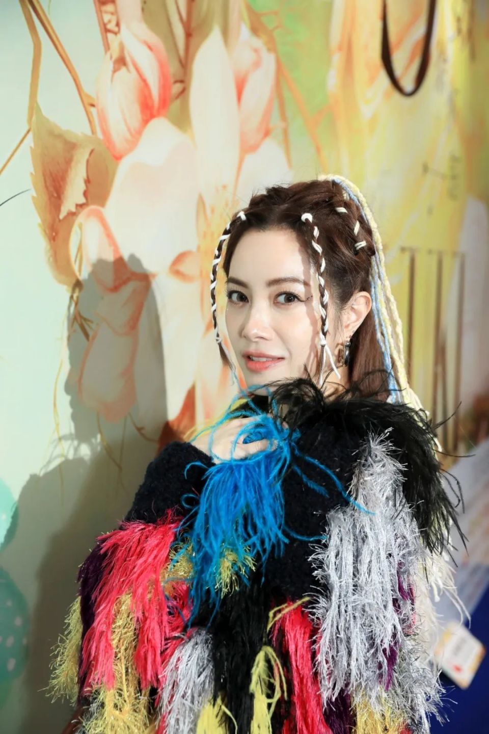 徐怀钰红白舞台化身"龙母"拜年!新年将开跑22城,巡演4月上海开唱!