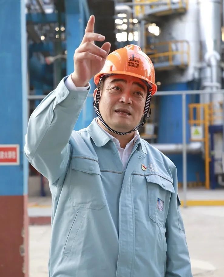 代表,中国石化集团公司副总工程师,齐鲁石油化工公司党委书记韩峰建议