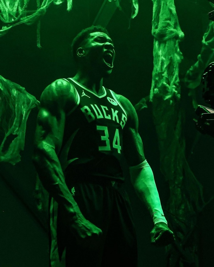 字母哥晒照:回到一切开始的地方