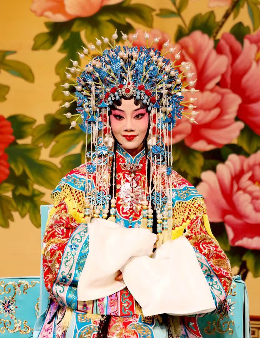 秋君涵泳承张韵 智周万物寄氍毹 ——北京京剧院优秀青衣演员王泳智