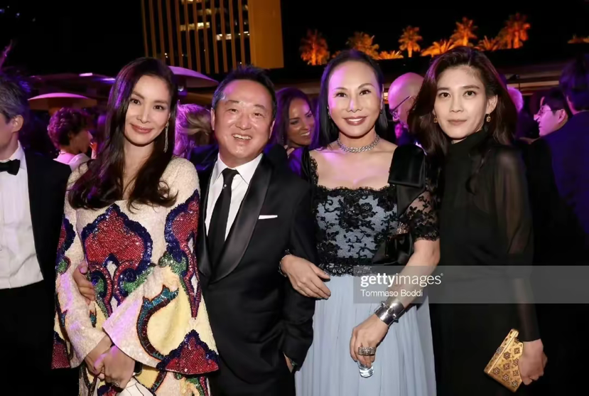 林世玲母女出席晚宴，李元珠紧挨着姑姑李富真，证明三星家族融洽_腾讯新闻
