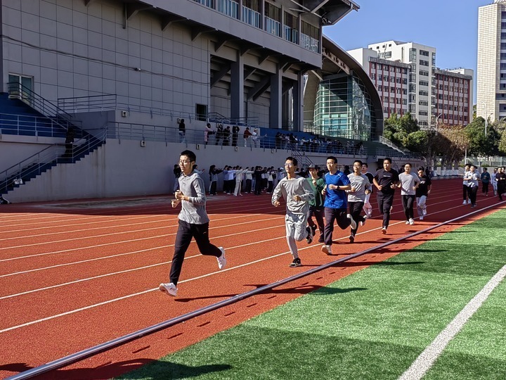 给高考生们一点大学体育课的震撼