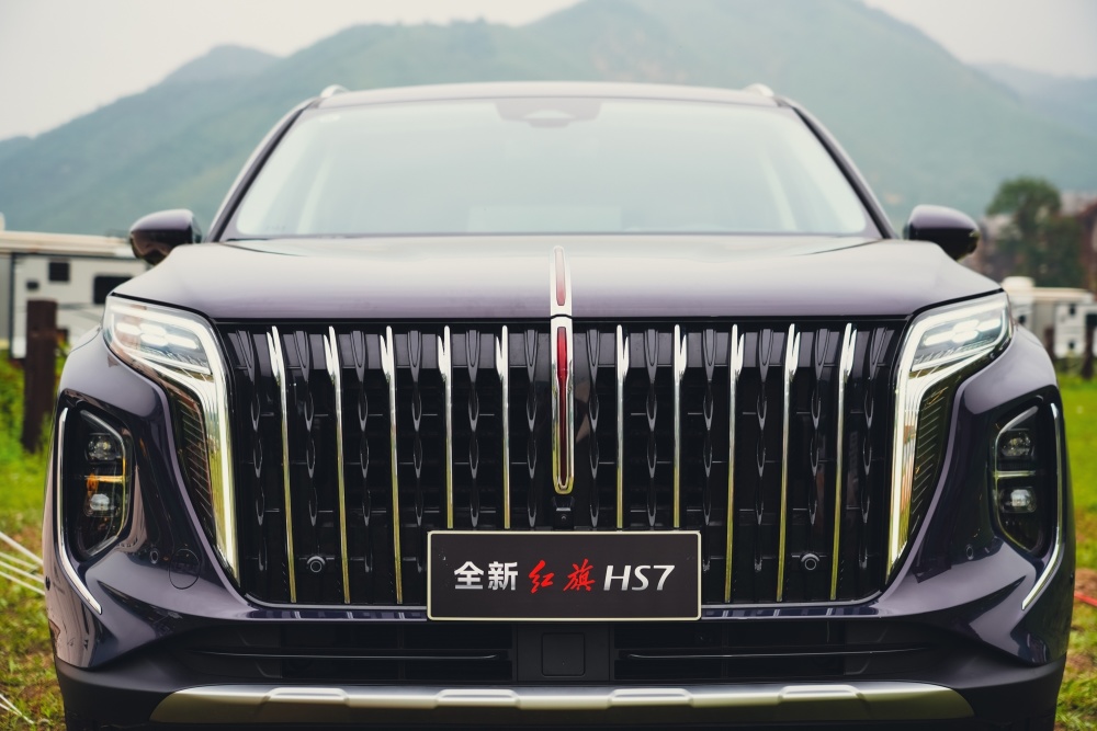 走家庭实用路线,全新红旗hs7实拍图发布_腾讯新闻