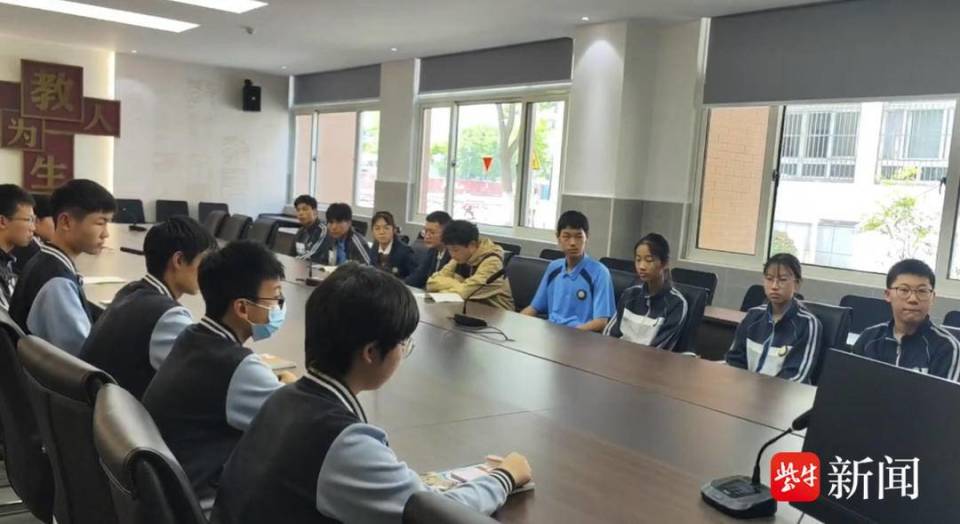 建设中国式现代化61苏州微故事|苏州草桥中学校党委书记范桢:为学生