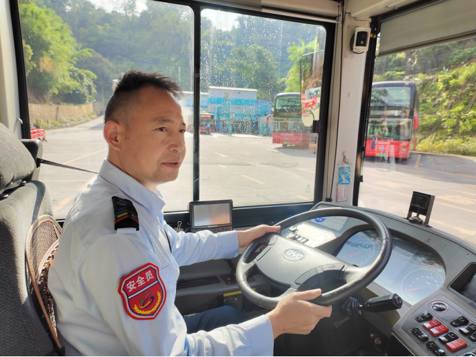 服务小事暖心人,深圳这个公交司机好赞!
