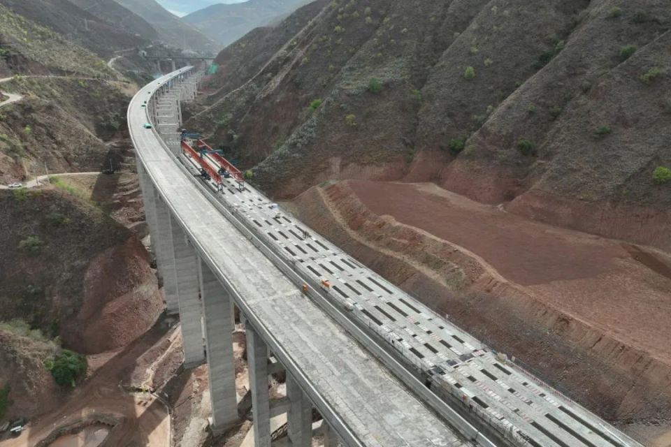 楚雄州多条县县互联互通高速公路全力推进建设