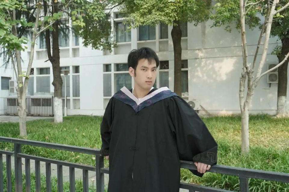 胡钧钧等16名同学到悉尼大学,英国爱丁堡等学校出国深造;116名