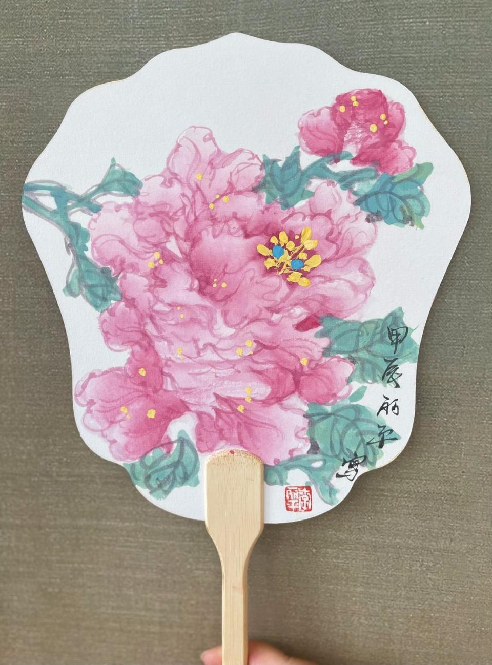 李丽平花鸟扇面新作赏析