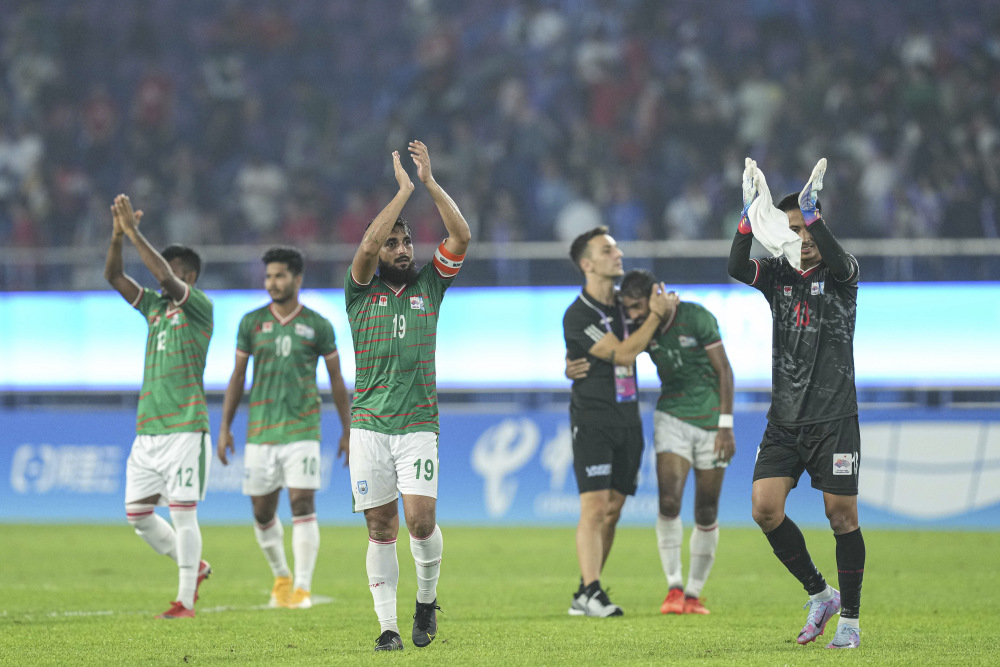 杭州亚运会中国男足亚运队闷平孟加拉国队小组第一出线