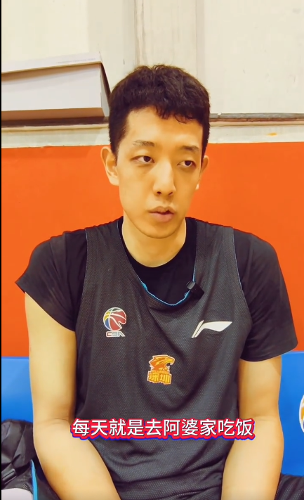 沈梓捷吐槽春节血亏:一个红包没收到 还给外甥发个800大红包_腾讯新闻