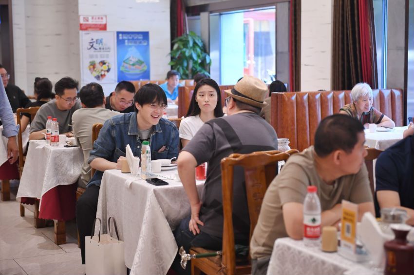 端午带热老字号餐饮销费,景区附近门店日均翻台七八次