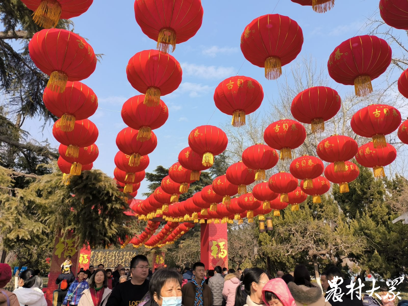 济南大明湖春节庙会图片