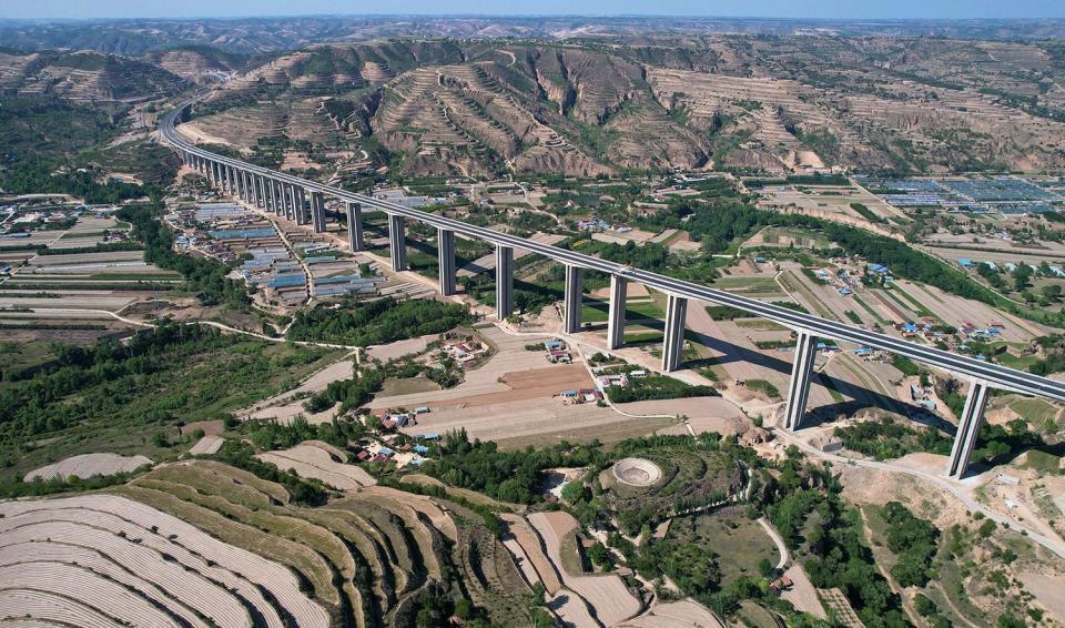 银昆高速新进展!友联红河特大桥迎验收