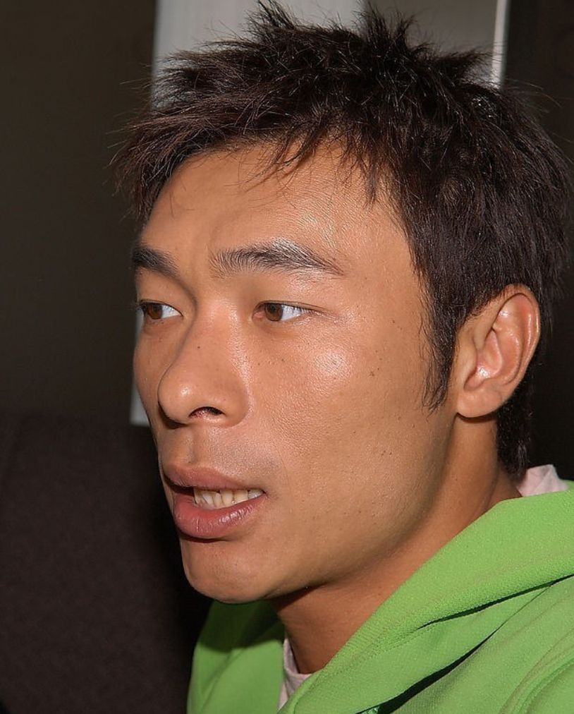 57岁许志安回应无戏可拍:4年没拍戏,没唱歌,综艺演戏都停啦