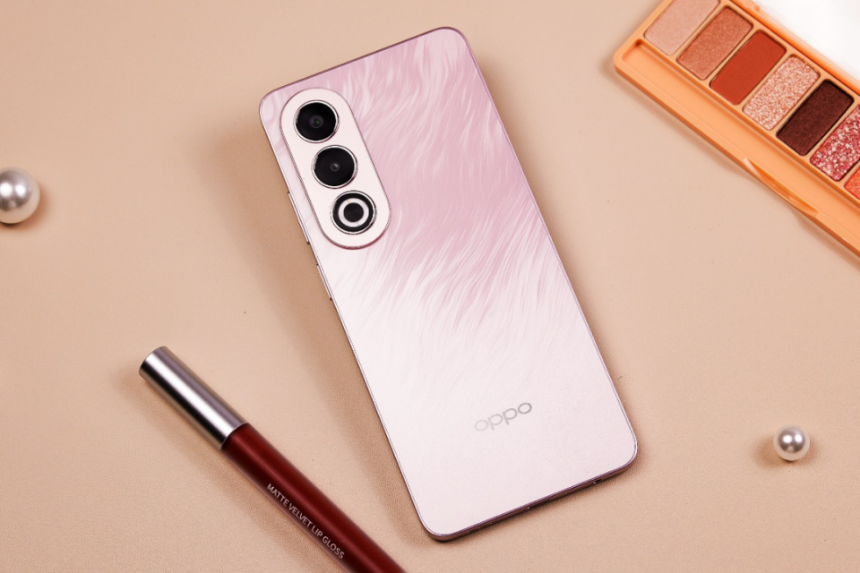 独特质感的云羽粉配色 oppo a3x手机外观图赏