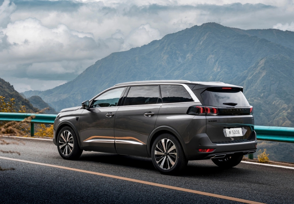 东风标致5008新增车型上市2337万起配置有升级