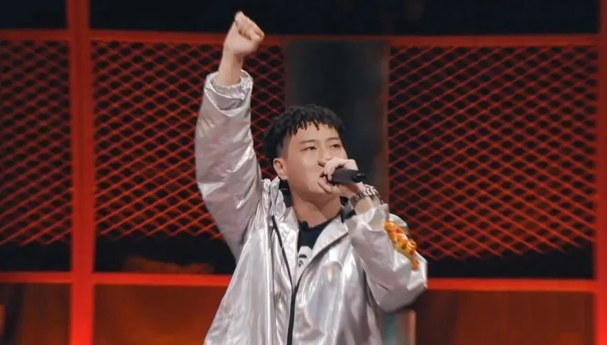 我可能是最后写"成都迪士尼"的人?华语嘻哈,怎么就成了"笑话"