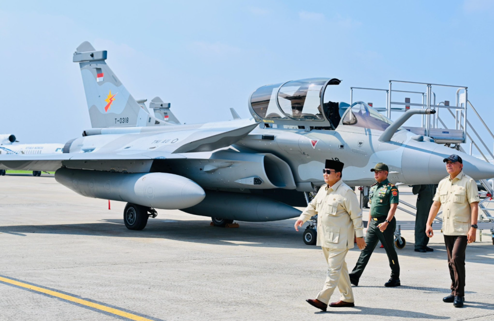 ӡ�����KF-21β�� J-10CE���л���ô��